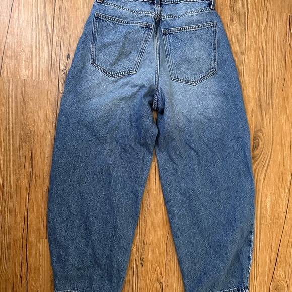 Universal Thread Blue High-Rise Jeans - Picture 6 of 6